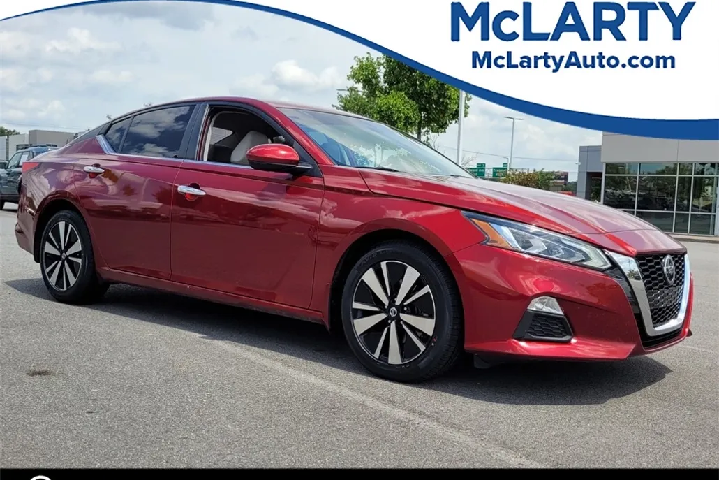 2022 Nissan Altima 2.5 SV photo 1