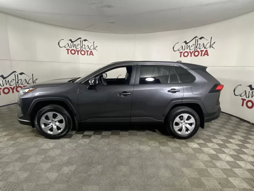 2025 Toyota RAV4 LE photo 1