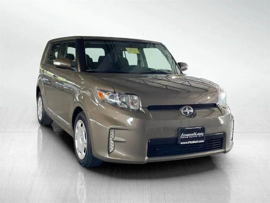 2014 Scion xB Base photo 1