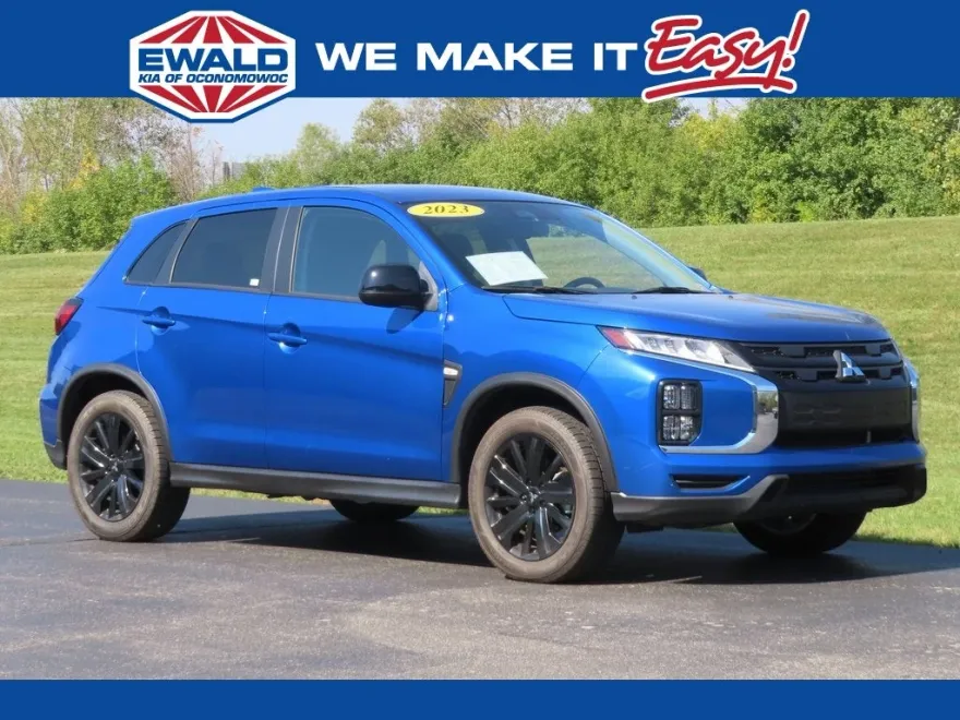 2023 Mitsubishi Outlander Sport SE photo 1