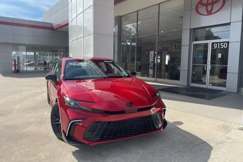 2026 Toyota Camry photo 1
