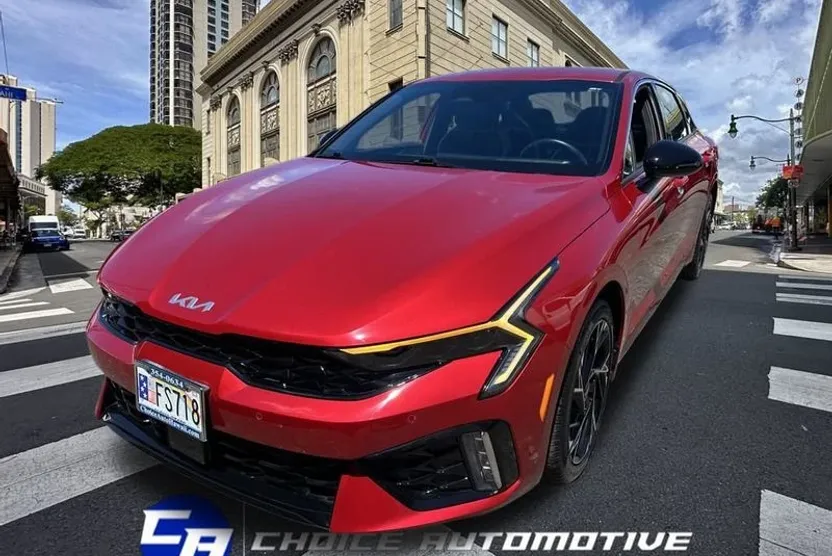 2025 Kia K5 GT-Line photo 1