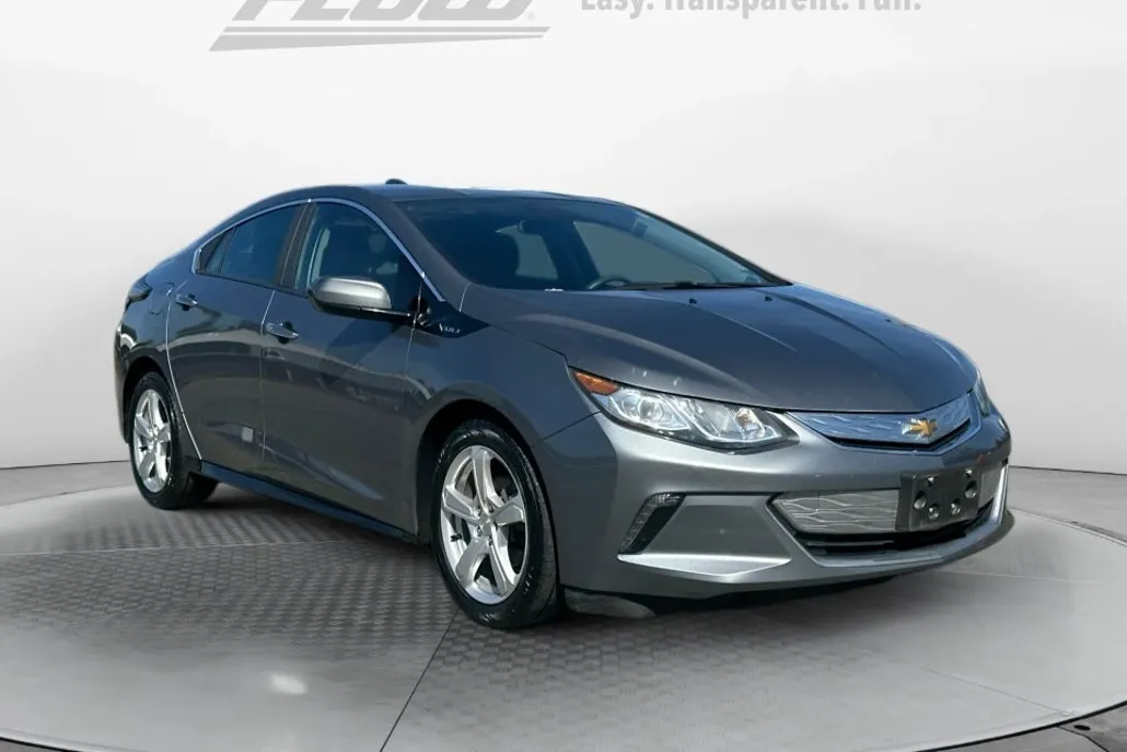 2019 Chevrolet Volt LT photo 1