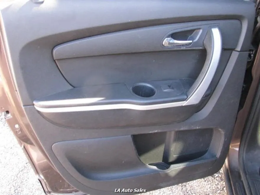 2011 Gmc Acadia SLE photo 13
