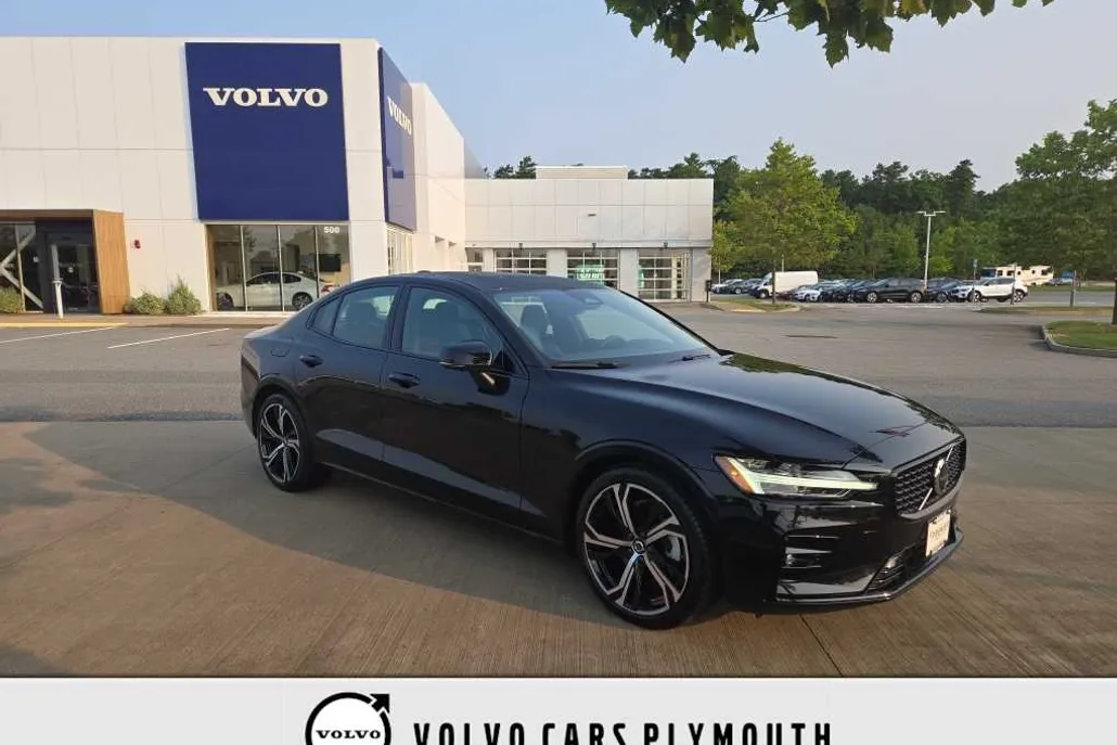2025 Volvo S60 B5 Plus photo 1