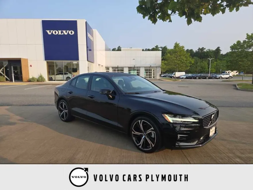 2025 Volvo S60 B5 Plus photo 1