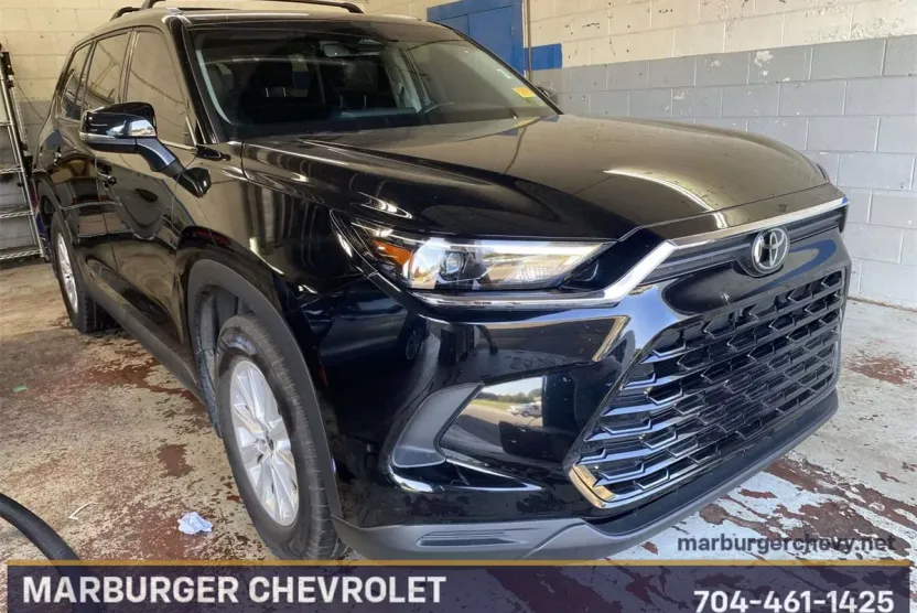 2024 Toyota Highlander Hybrid XLE photo 1