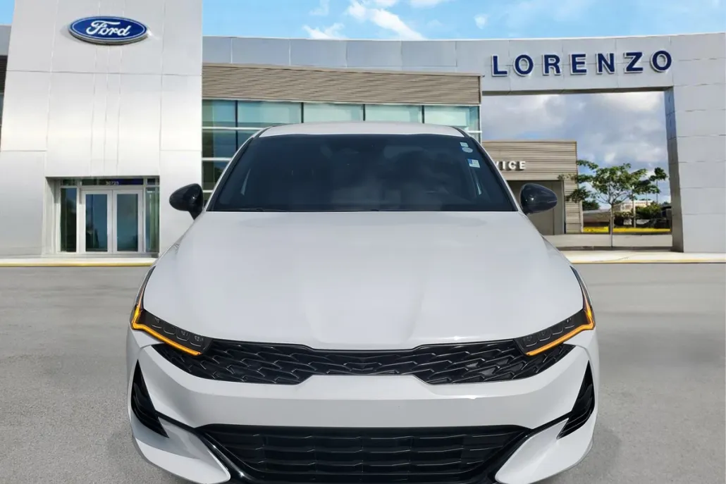 2023 Kia K5 GT-Line photo 1
