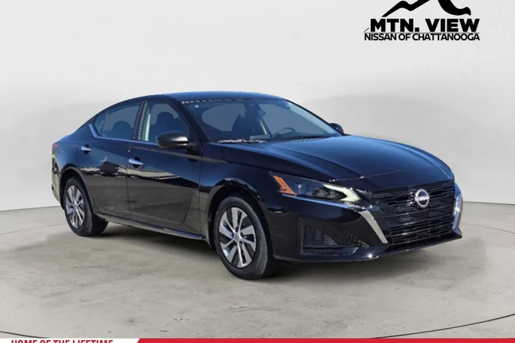 2025 Nissan Altima S photo 1