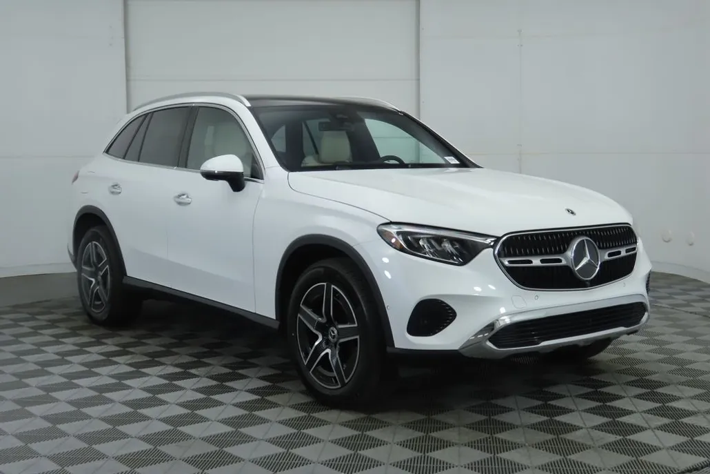 2026 Mercedes Benz GLC 300 4MATIC photo 1