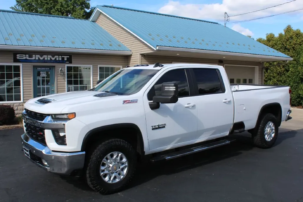 2021 Chevrolet Silverado 3500HD LT photo 1
