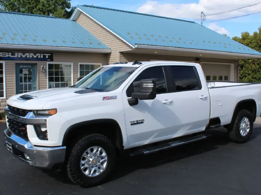 2021 Chevrolet Silverado 3500HD LT photo 1