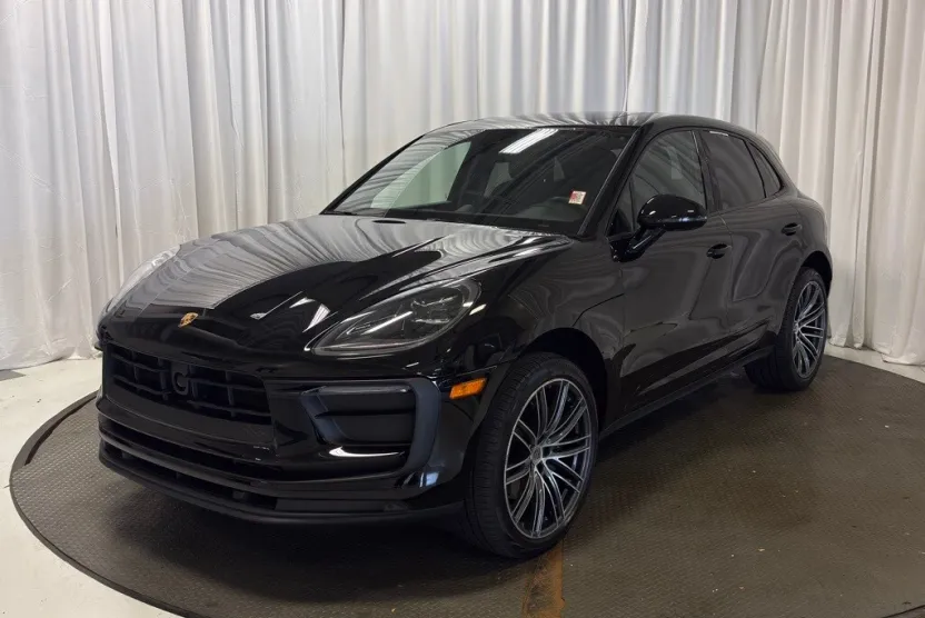 2024 Porsche Macan Base photo 1