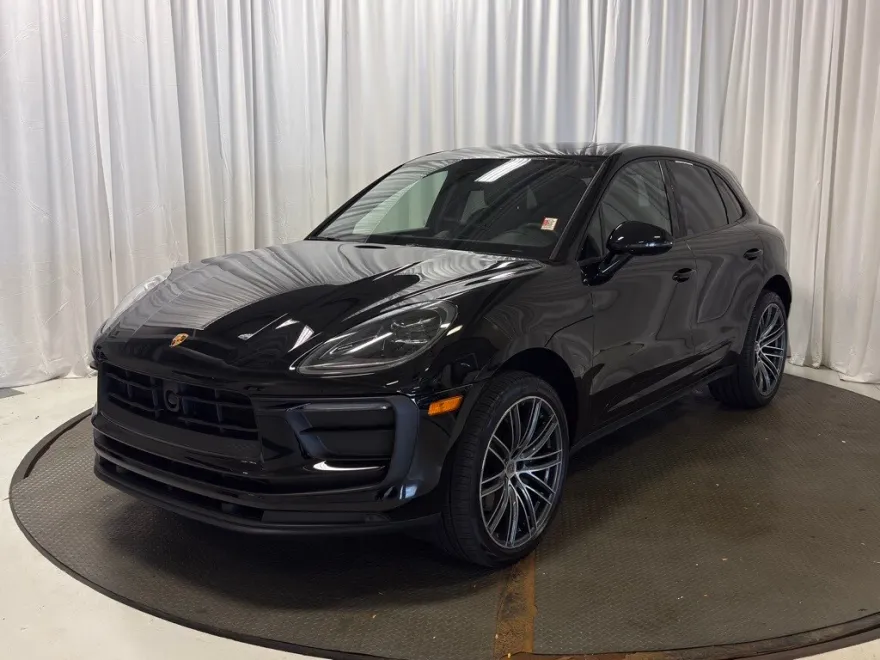 2024 Porsche Macan Base photo 1