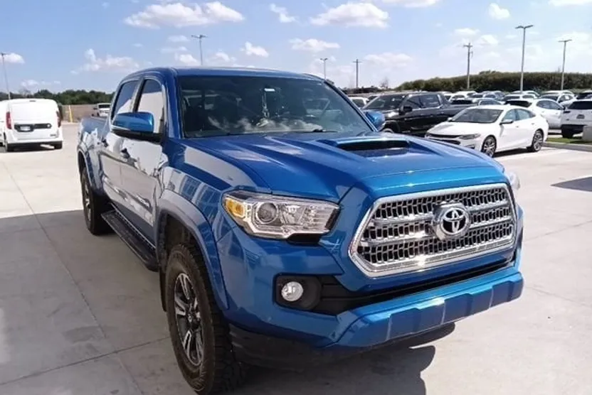 2016 Toyota Tacoma SR5 TRD Sport photo 1