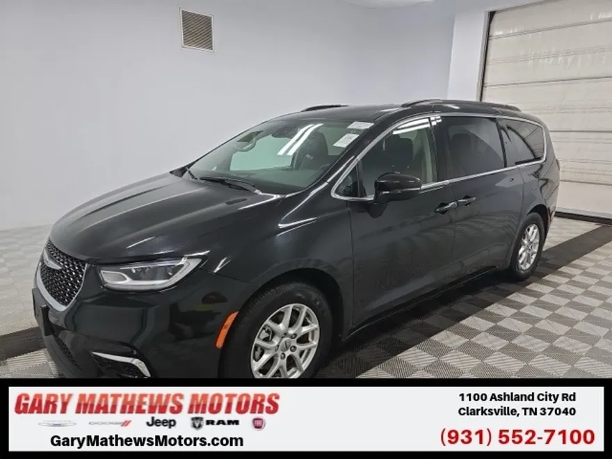 2022 Chrysler Pacifica Touring L photo 1
