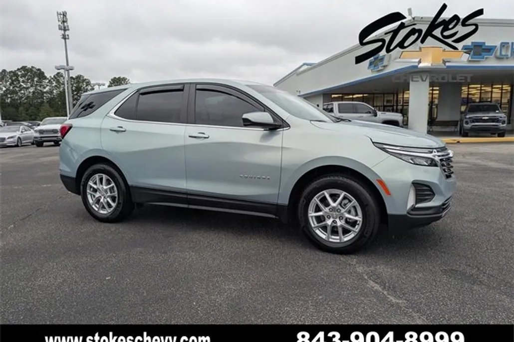 2022 Chevrolet Equinox LT photo 1