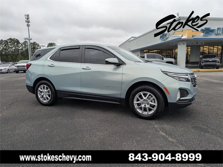 2022 Chevrolet Equinox LT photo 1