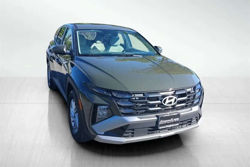 2025 Hyundai Tucson SE photo 1