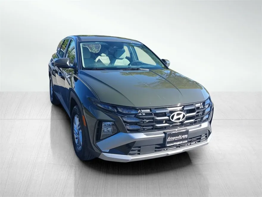 2025 Hyundai Tucson SE photo 1