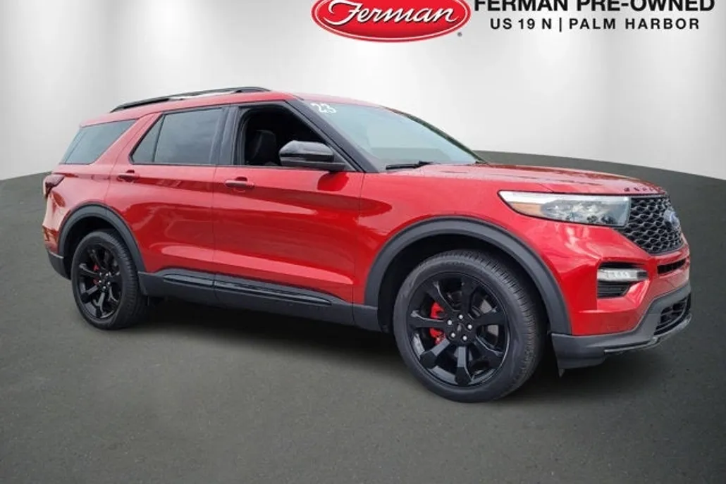 2023 Ford Explorer ST photo 1