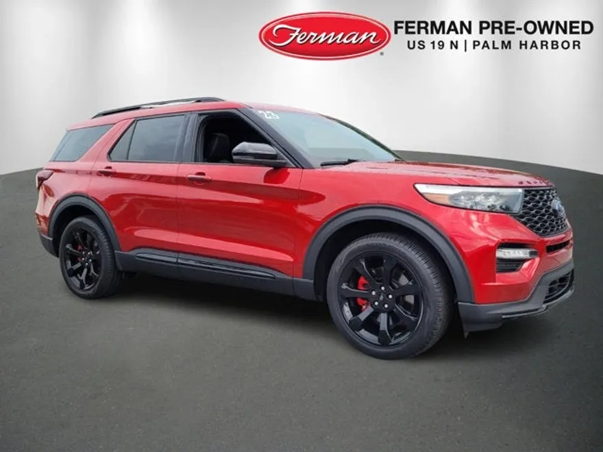 2023 Ford Explorer ST photo 1