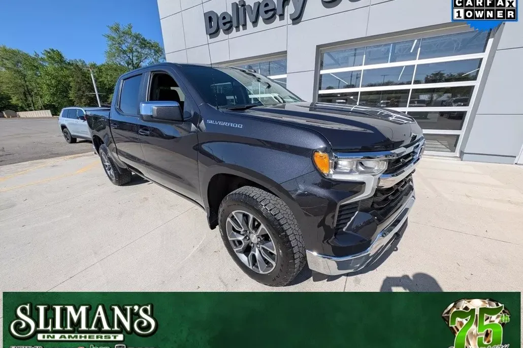 2022 Chevrolet Silverado 1500 LT photo 1