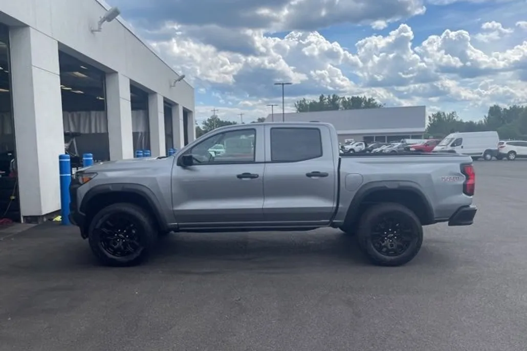 2026 Chevrolet Colorado Trail Boss photo 1
