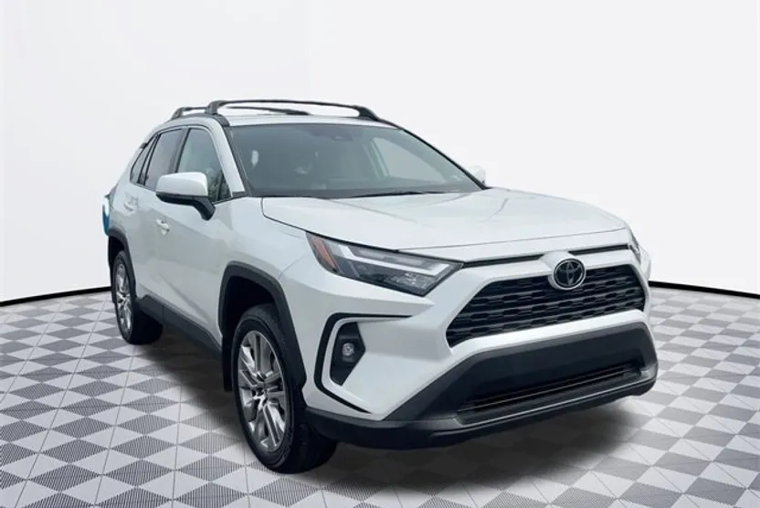 2024 Toyota RAV4 XLE Premium photo 1