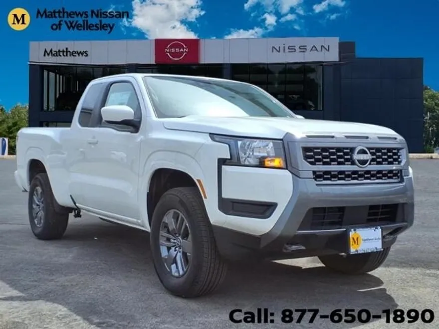 2025 Nissan Frontier SV photo 1