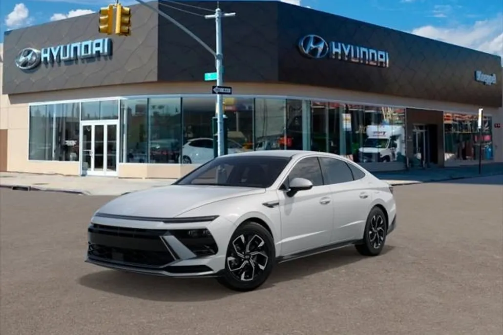 2025 Hyundai Sonata SEL photo 1