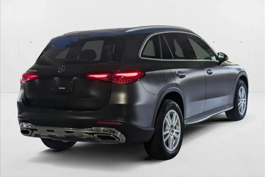 2025 Mercedes Benz GLC 300 photo 1