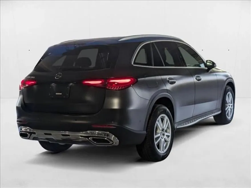 2025 Mercedes Benz GLC 300 photo 1