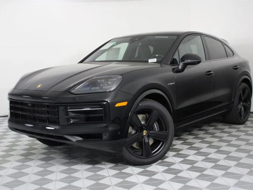 2025 Porsche Cayenne E-Hybrid photo 1