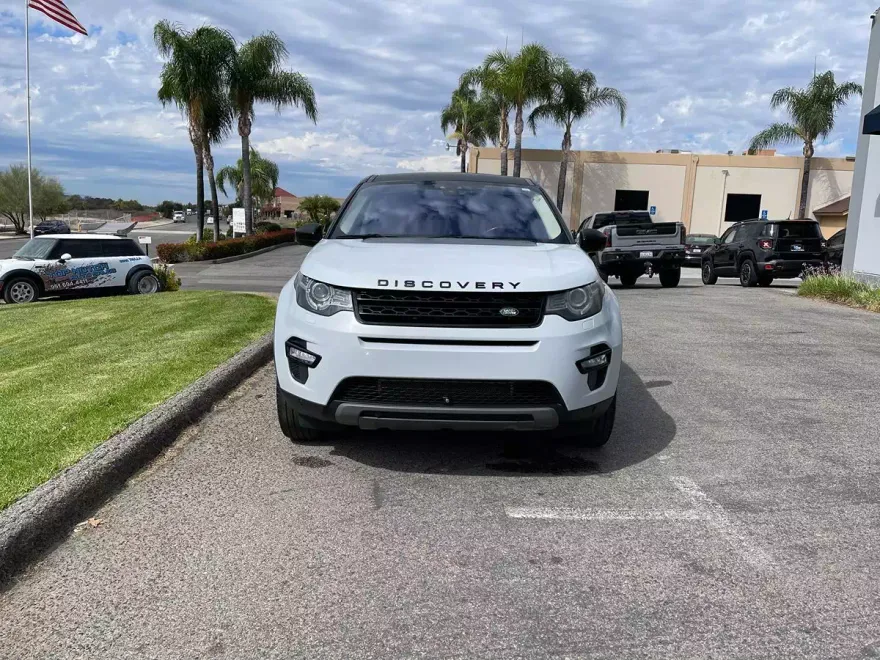 2017 Land Rover Discovery Sport HSE photo 1