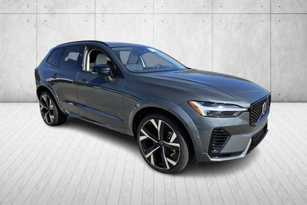 2026 Volvo XC60 Hybrid photo 1