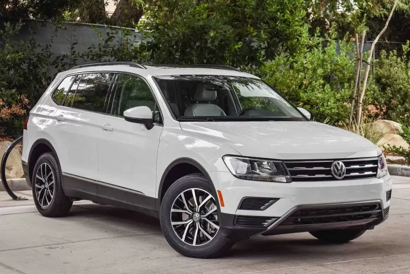 2021 Volkswagen Tiguan SE photo 1
