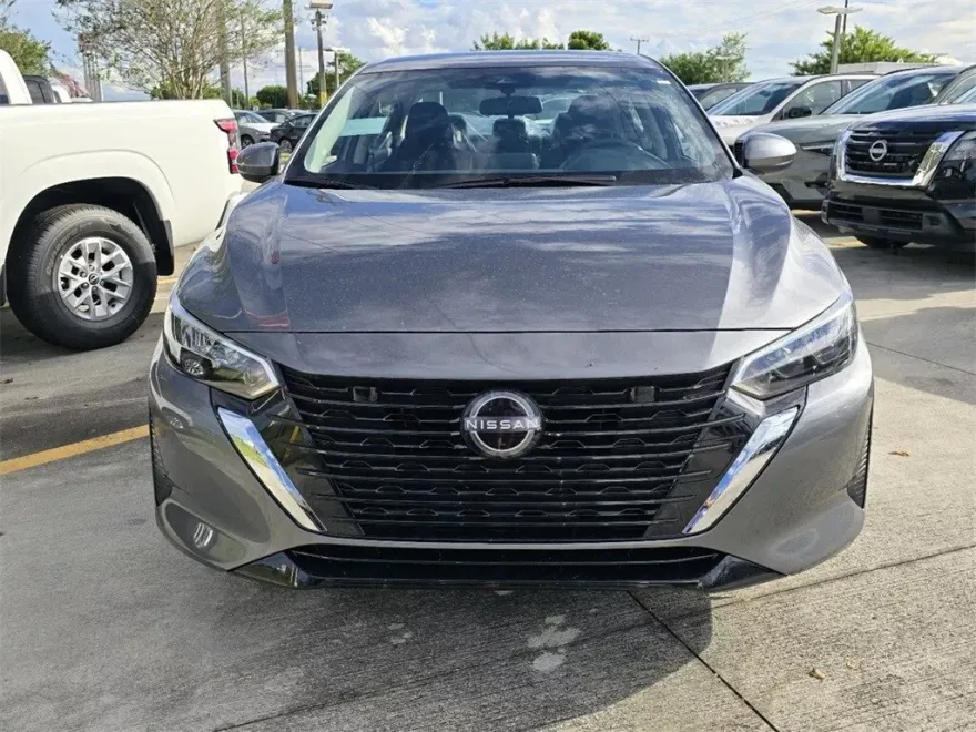 2025 Nissan Sentra SV photo 1