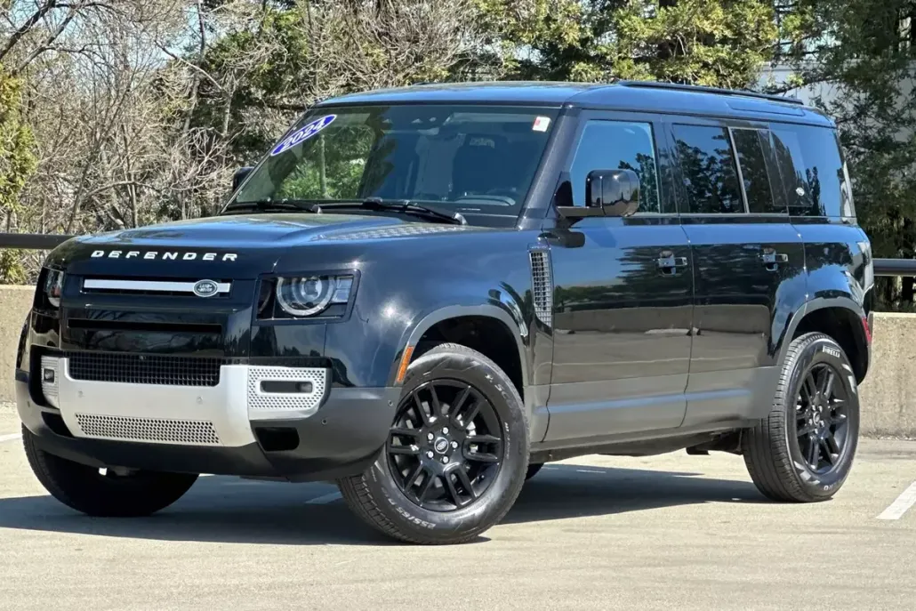 2024 Land Rover Defender 110 S photo 1