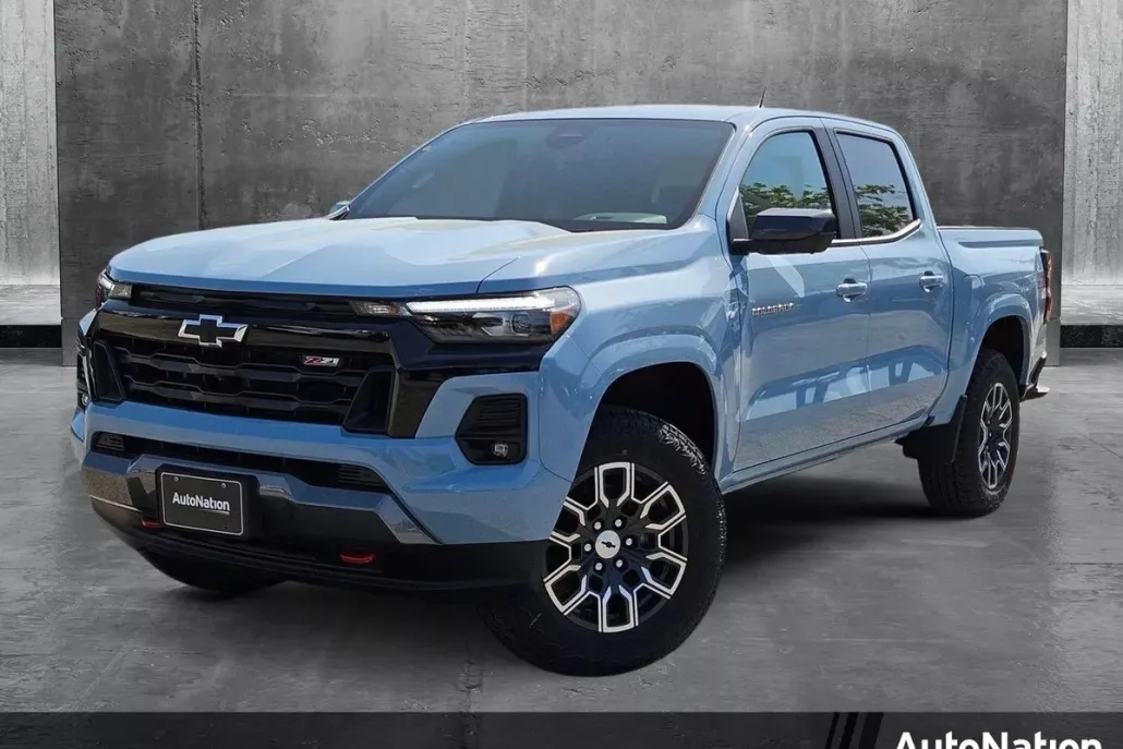 2025 Chevrolet Colorado Z71 photo 1