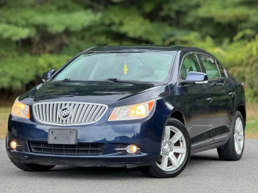 2010 Buick LaCrosse CXL photo 1