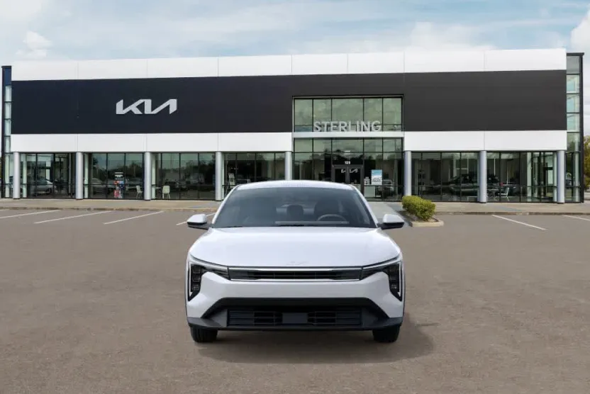 2025 Kia K4 LXS photo 1