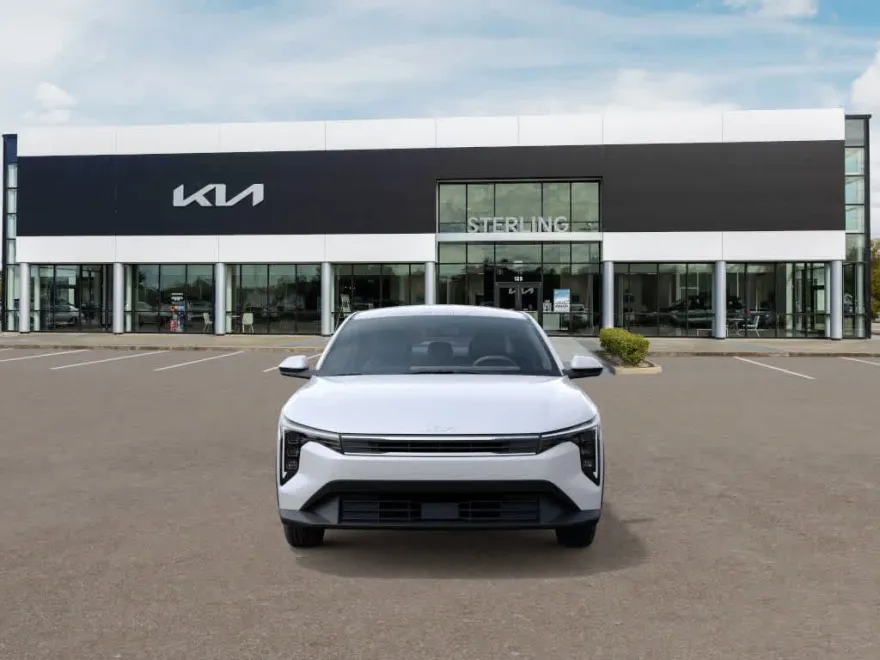 2025 Kia K4 LXS photo 1