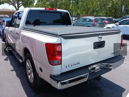 2013 Nissan Titan SL photo 4