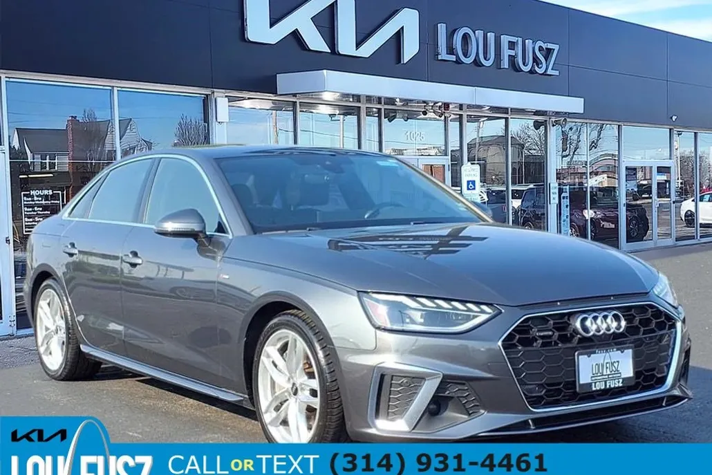 2023 Audi A4 S line Quattro Premium Plus photo 1