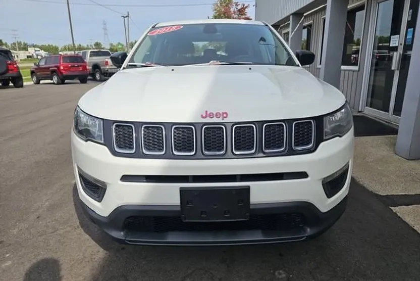2018 Jeep Compass Sport photo 1
