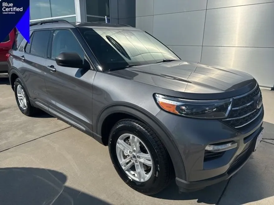 2022 Ford Explorer XLT photo 1