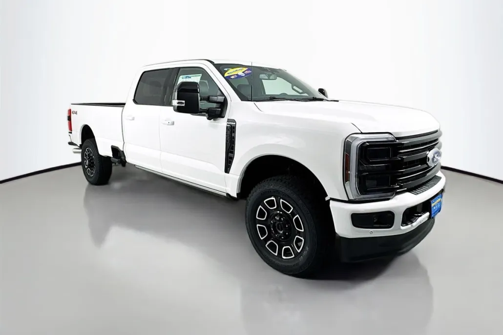 2025 Ford F-350 Platinum photo 1