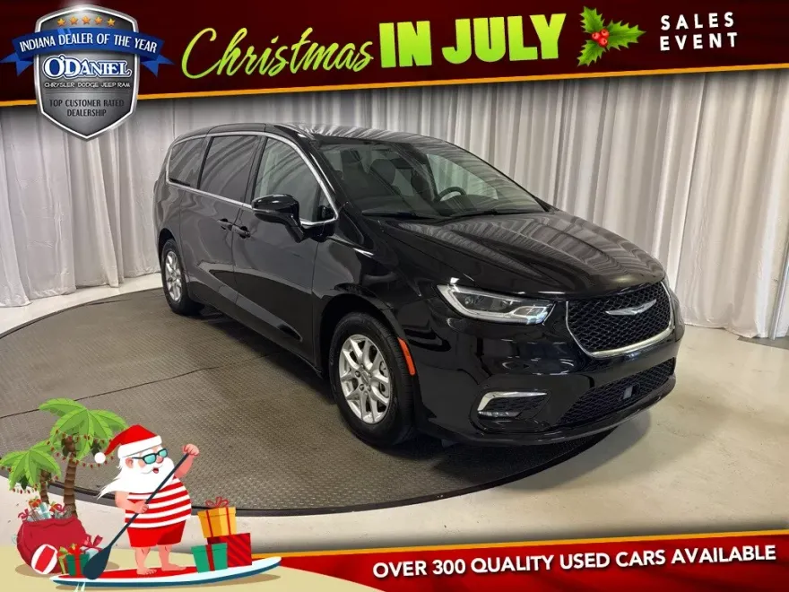 2024 Chrysler Pacifica Touring L photo 1