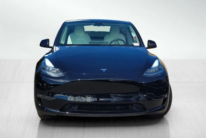 2023 Tesla Model Y Long Range photo 1